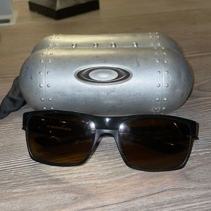 Oakley Men’s sunglasses